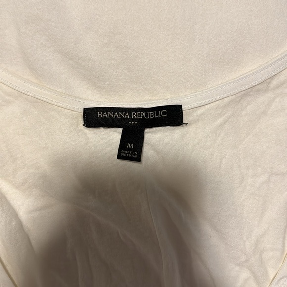 White Banana Republic Medium Tank Top perfect for work - Picture 3 of 3